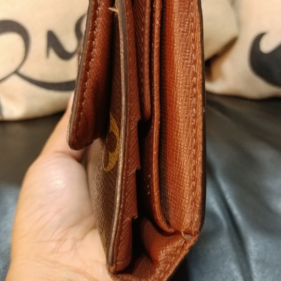 Louis Vuitton Wallet - Picture 3 of 8